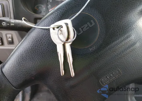 1999 Isuzu Rodeo Ls/Lse/S 3.2L z USA, uszkodzony, nr VIN 4S2CK58W7X4381253